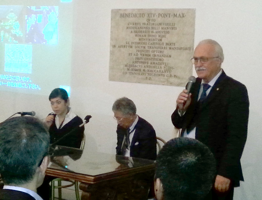 Roberto Taverna conclude i lavori con i ringraziamenti a nome della Scuola Italo-giapponese Shiatsu Namikoshi.
